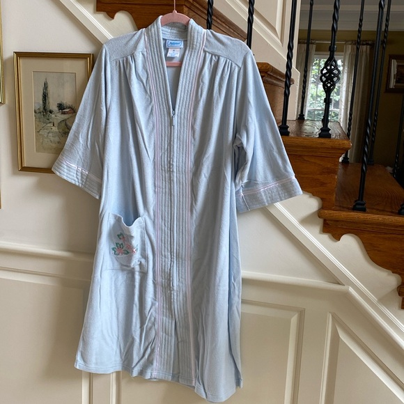 national Other - NWT!!! NATIONAL COMPANY Robe